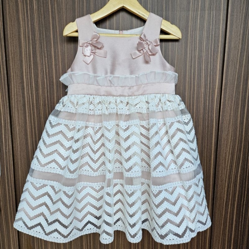 Preloved Poppuri Dress Pesta Anak Perempuan Cantik Pink Peach Renda size 4