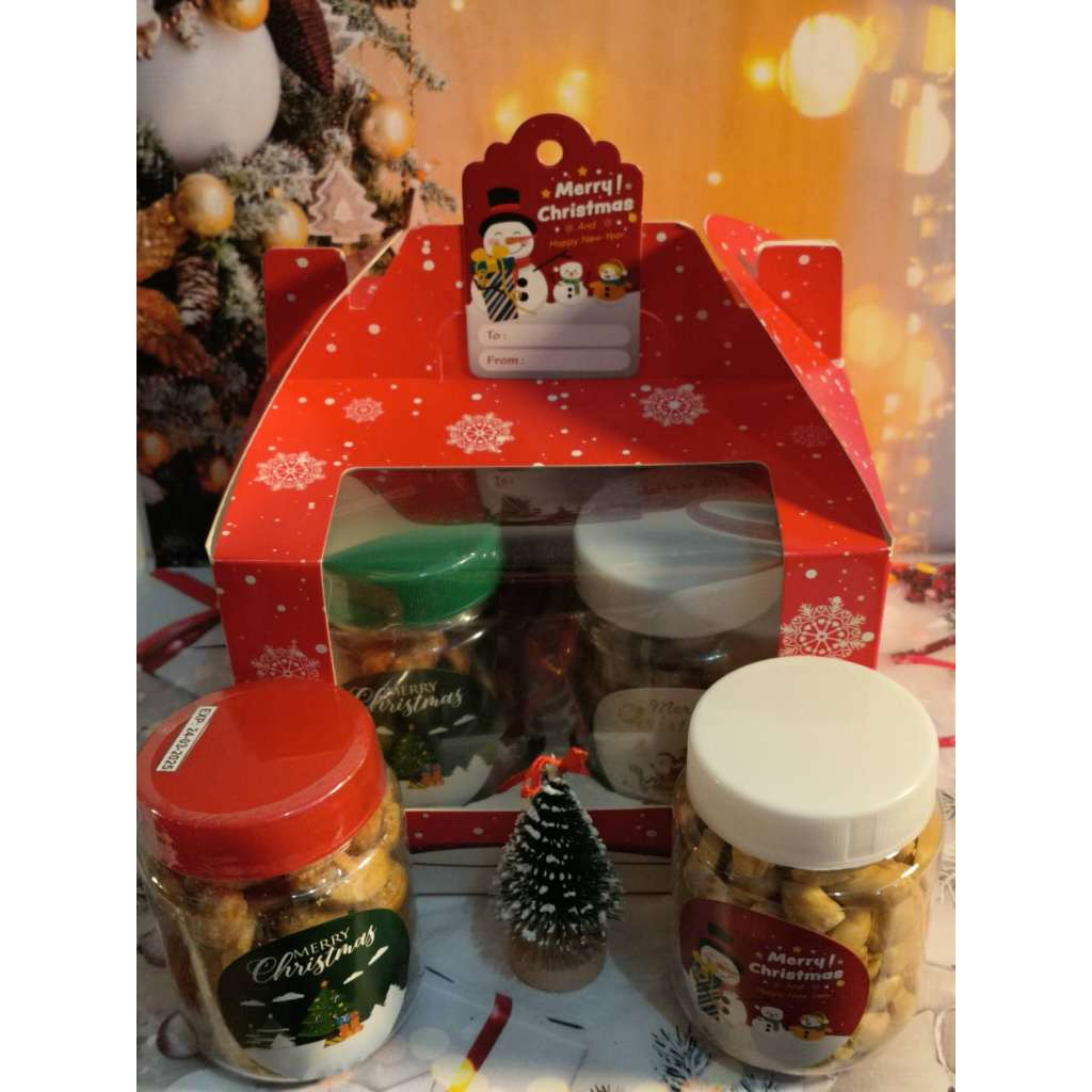 

Hampers Natal Groly JC ( F ) Hampers Set isi 4 Toples 100g / Toples + box natal + free kartu ucapan natal