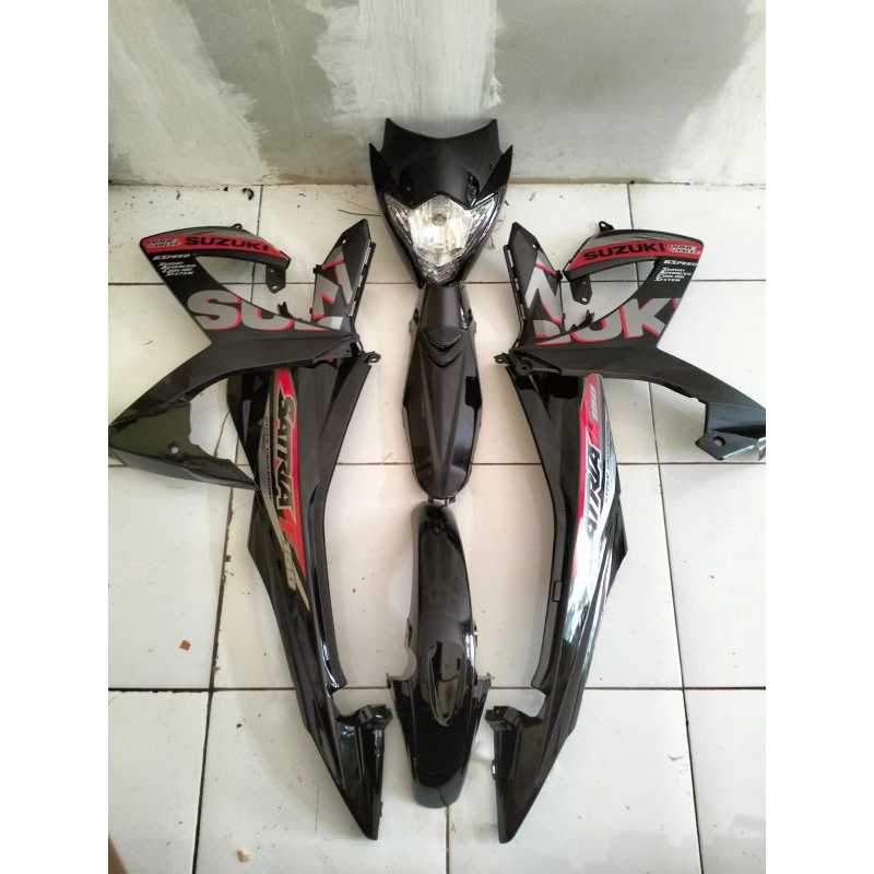 cover body full halus motor Suzuki Satria Fu facelift warna hitam plus striping