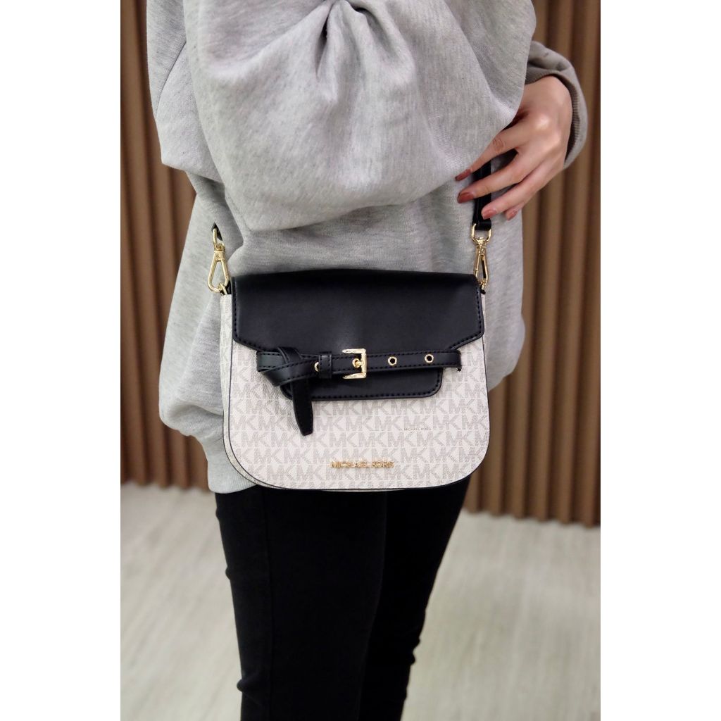 MK EMILIA SODDLE VANILLA BLACK BAG