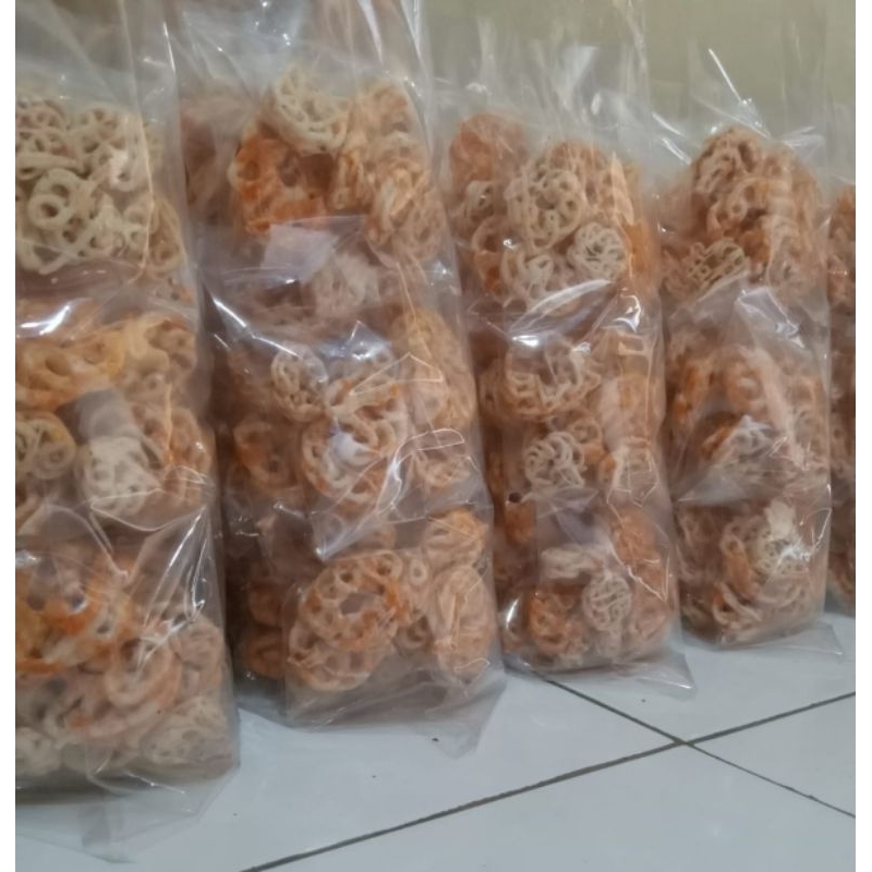 

snack 2.000 seblak rafael, kerupuk seblak,kerupuk bunga,