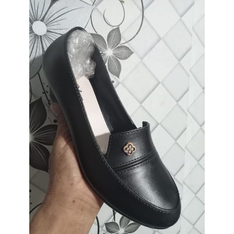 L762 B/ SEPATU KARET PANTOFEL WANITA HITAM POLOS ADA PARIASI BAHAN MIRIP KULIT ASLI HAK 4.5 CM MODEL