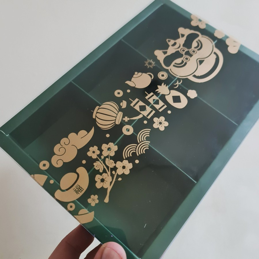 

10 pcs box mika imlek kemasan eggtart sekat isi 6 ukuran 7x7x4cm warna hijau tua cny