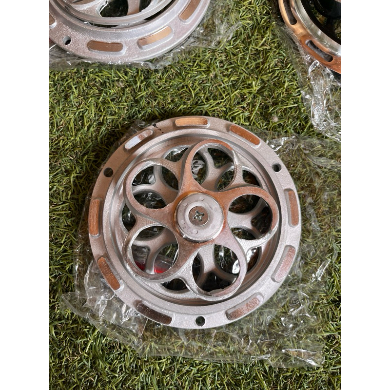 COVER SPINNER VESPA MATIC RADIATOR VOL 1 SILVER VESPA SPRINT PRIMA LX S