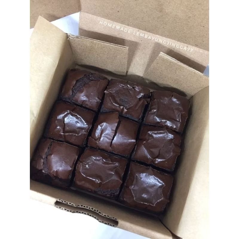 

Mini Fudgy Brownies 11x10cm