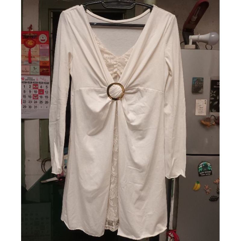 Atasan Blouse Panjang / Tunik warna Putih Brokat