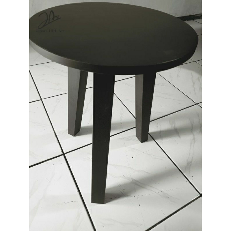 Meja minimalis HPL hias ruang tamu