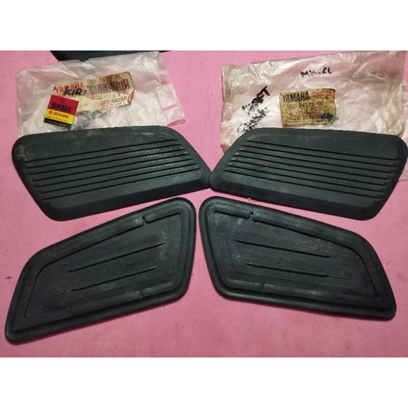 KARET COVER TANGKI KARET TANGKI YAMAHA L2S L2SN L2SUPER ORIGINAL NOS 5E2