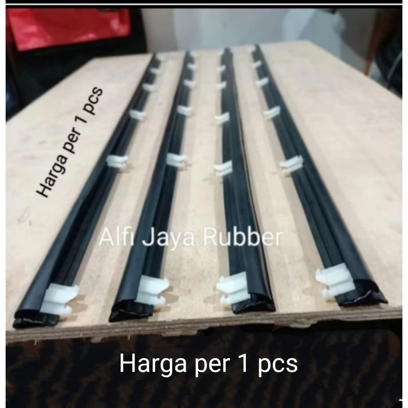 PELIPIT KACA MOBIL KIJANG SUPER / KAPSUL