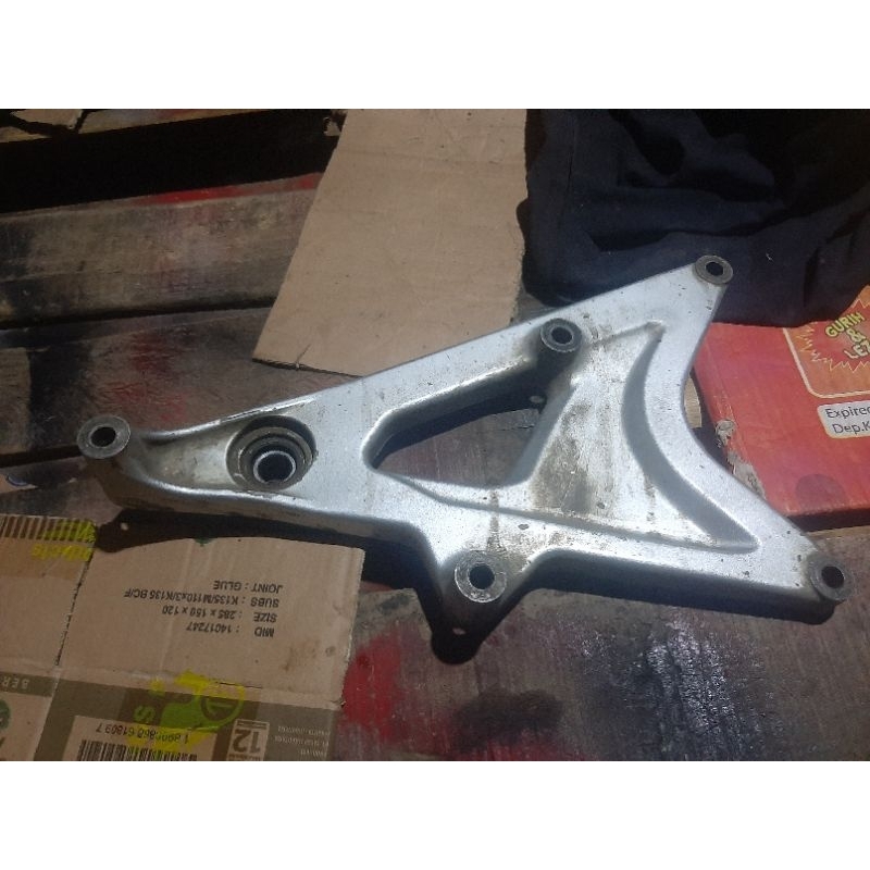 Swingarm Vario 125 Fi Swing Arm Vario Techno 125 Injeksi Dudukan Knalpot Vario 125 Fi 52100KZR600 52