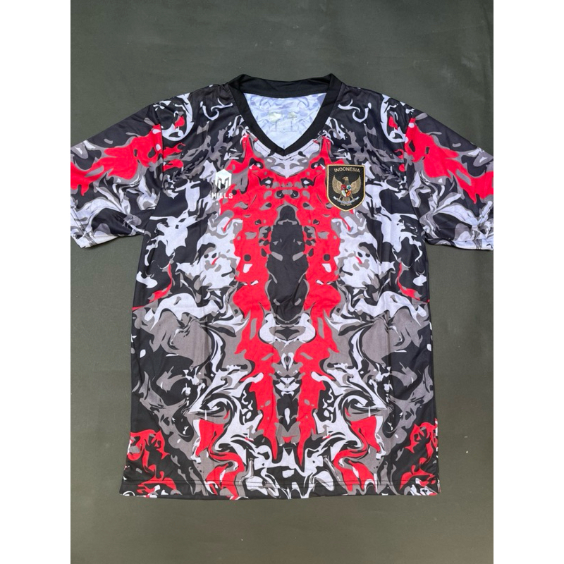 Jersey kebanggaan Tim Nasional Indonesia Training Mix Hitam Mills 2023/2024