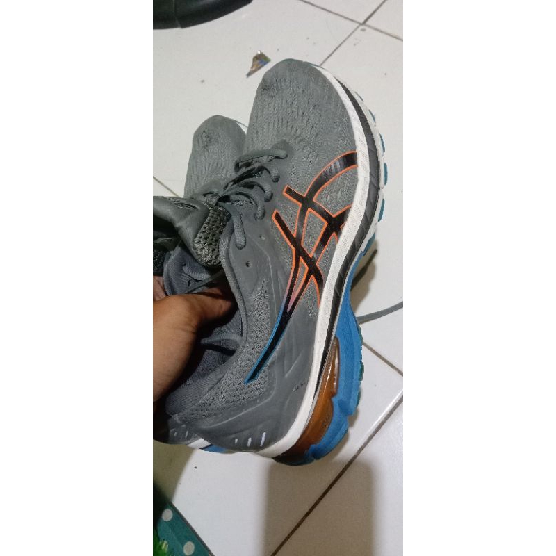 sepatu volly asics scond ori