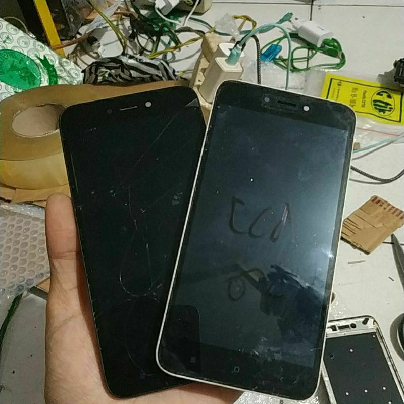 LCD NORMAL TOUCHSCREEN RUSAK BEKAS REDMI 5A FRAME GOMPEL
