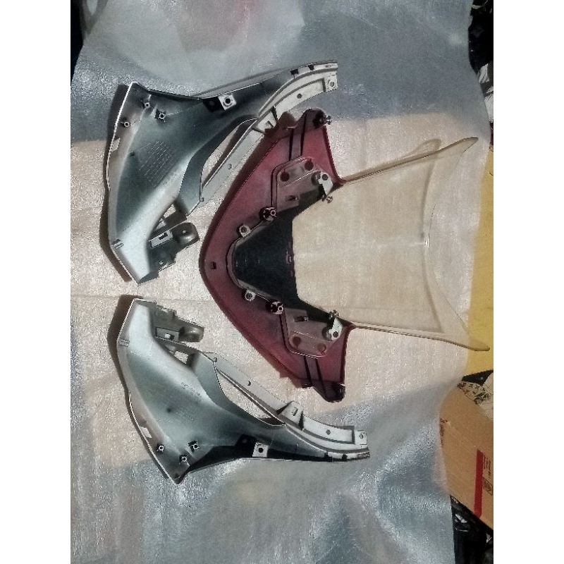 Cover Batok Lampu Depan Cbr 250 Old Kyj/Cbr 150 Cbu Thailand Original Cover Pering Atas Cbr 250/Cbr 