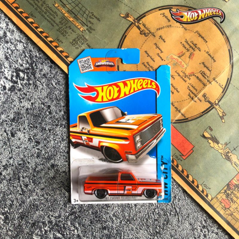 [ CFH48 ] Hot Wheels Regular '83 Chevy Silverado Fram Orange - Mainan Mobil Balap