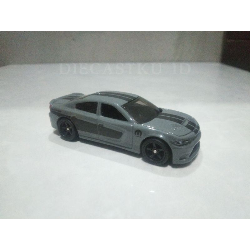 Hot Wheels 15 Dodge Charger SRT Mopar Abu Loose Ban Karet