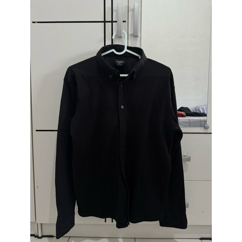 [PRELOVED] Kemeja Hitam Livehaf
