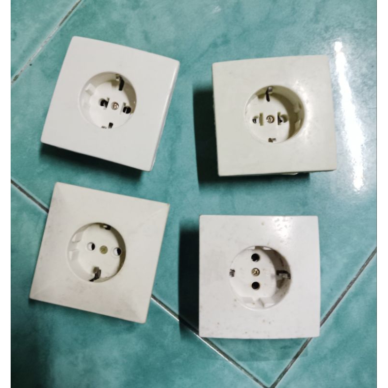 STOP KONTAK TEMBOK , stop kontak sudah SNI