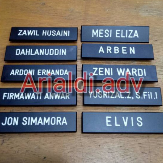 

Khusus Papan nama dada grafir hitam doff full MAGNET