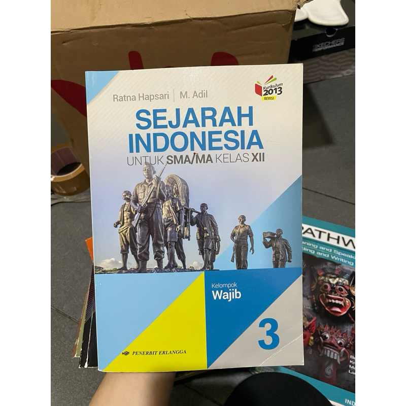 Buku Sejarah indonesia SMA 3 kelas 12 original ratna hapsari preloved