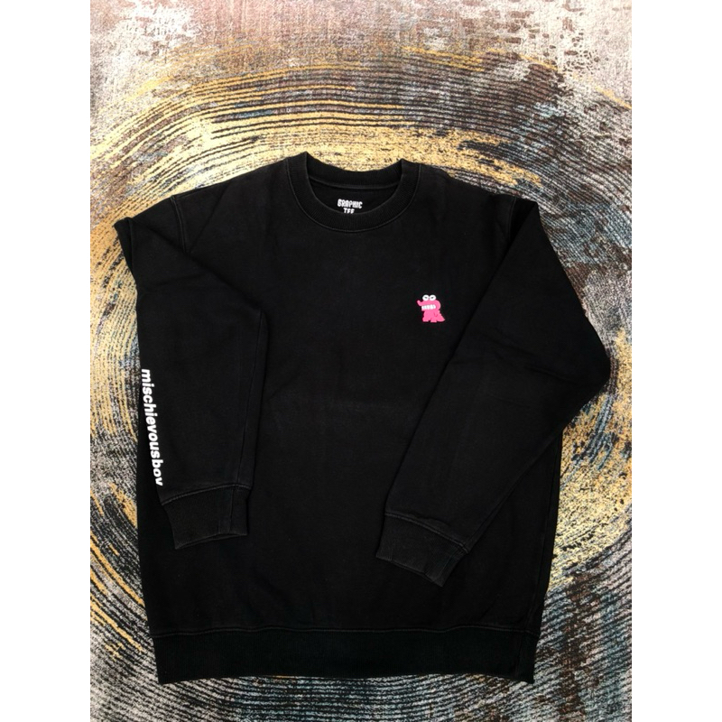 crewneck graphic tee