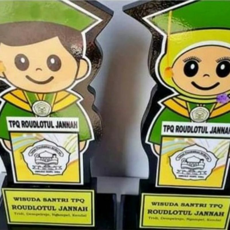 Vandel Kayu Boneka Wisuda Anak Grosir Polosan