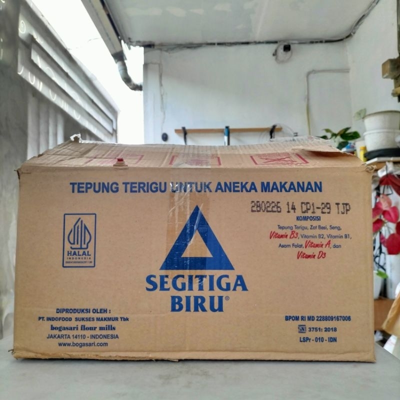 

Segitiga Biru 1 Karton isi 12 pcs (Khusus Instant)
