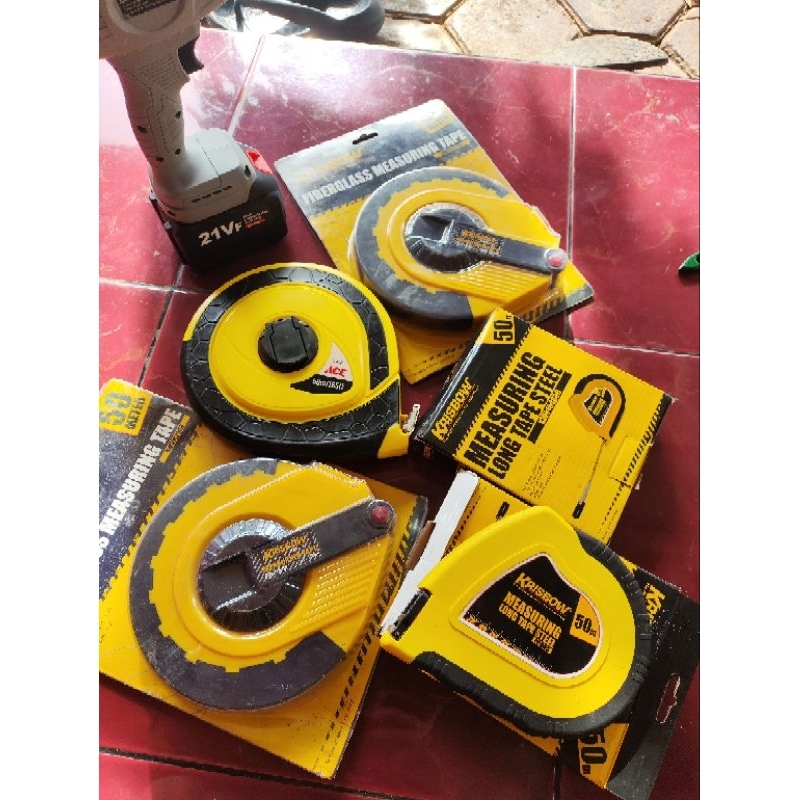 meteran merk krisbow panjang 50 meter. fiberglass dan steel