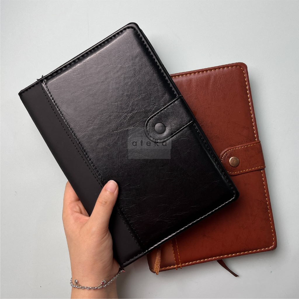 

Notebook A5 Kulit + Button | Buku Catatan Harian | Buku Untuk Sekolah/Kuliah/Kantor Murah & Elegan