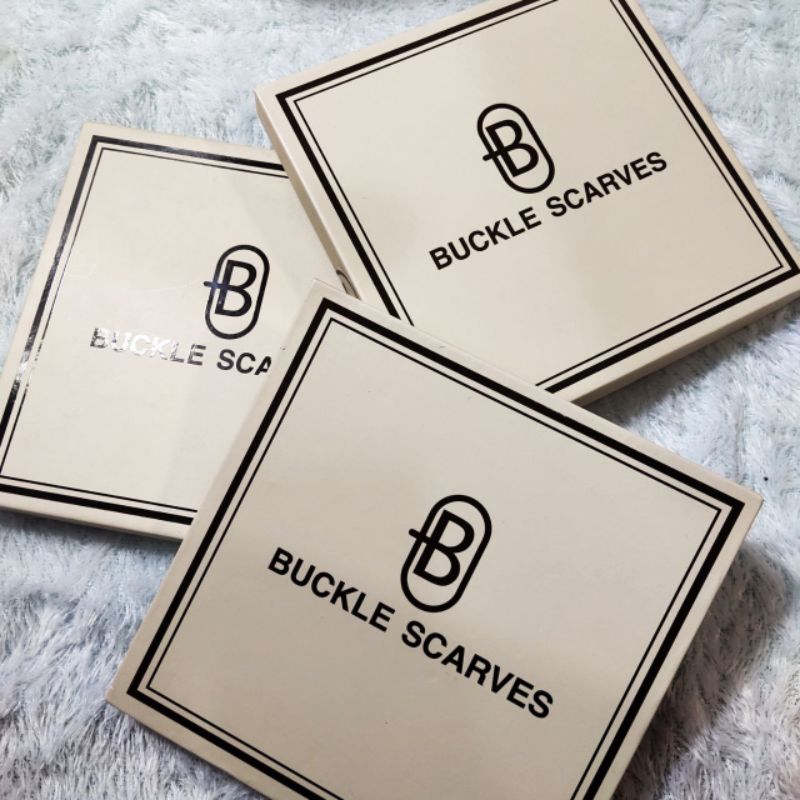 Kerudung Buckle Scarves kemasan box Segiempat Motif Printing