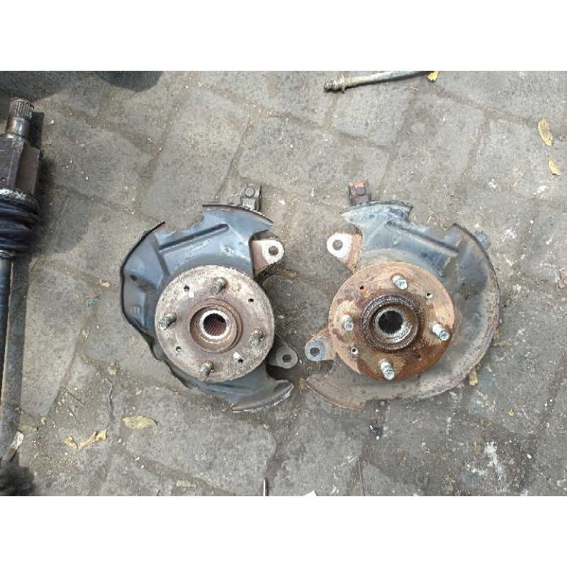Knuckle kenakel nap roda honda mobilio depan kanan kiri 2pcs original
