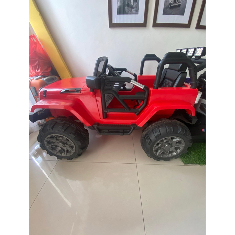 Mobil Mainan Aki jeep ride on preloved
