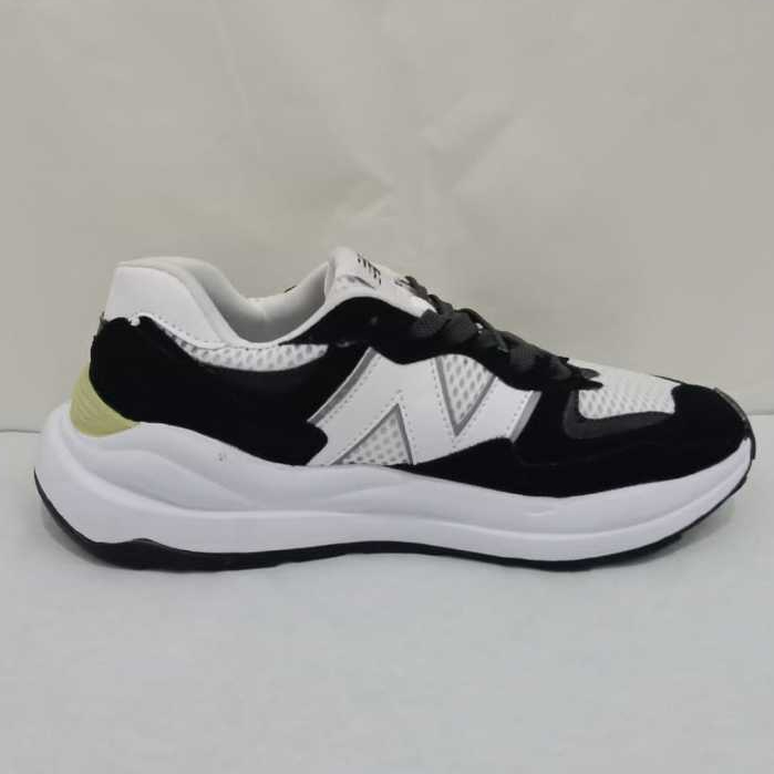 SEPATU SNEAKERS NB 5740 BLACK WHITE BNIB FULL TAG - SEPATU RUNNING PRIA DAN WANITA ORIGINAL 100%