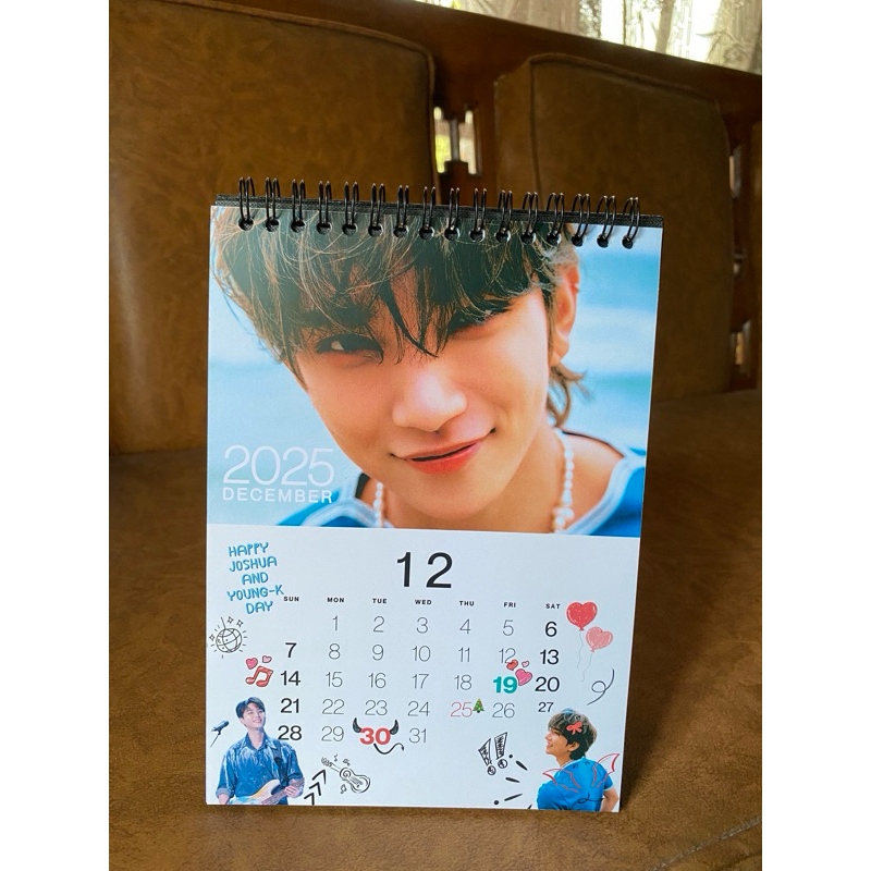 

KALENDER DUDUK CUSTOM (Design bebas tanpa minimal order)