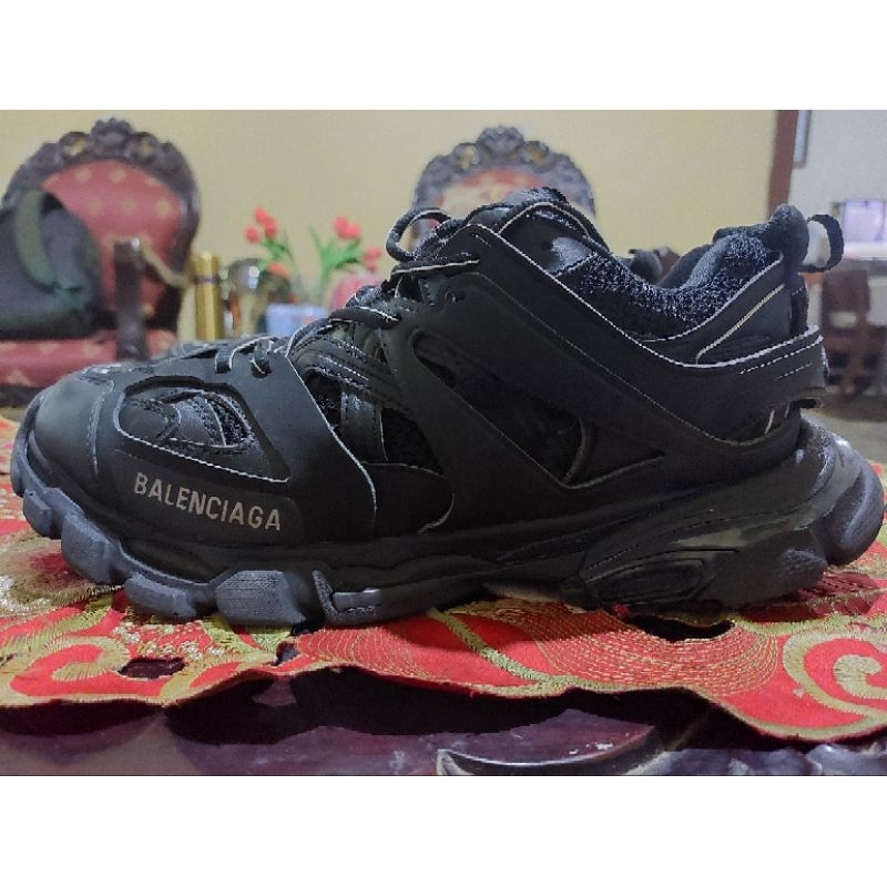 Sepatu Balenciaga Track Triple Black