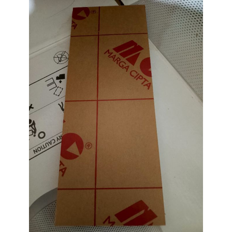 

Akrilik bening lembaran ukuran 29cm x 11cm