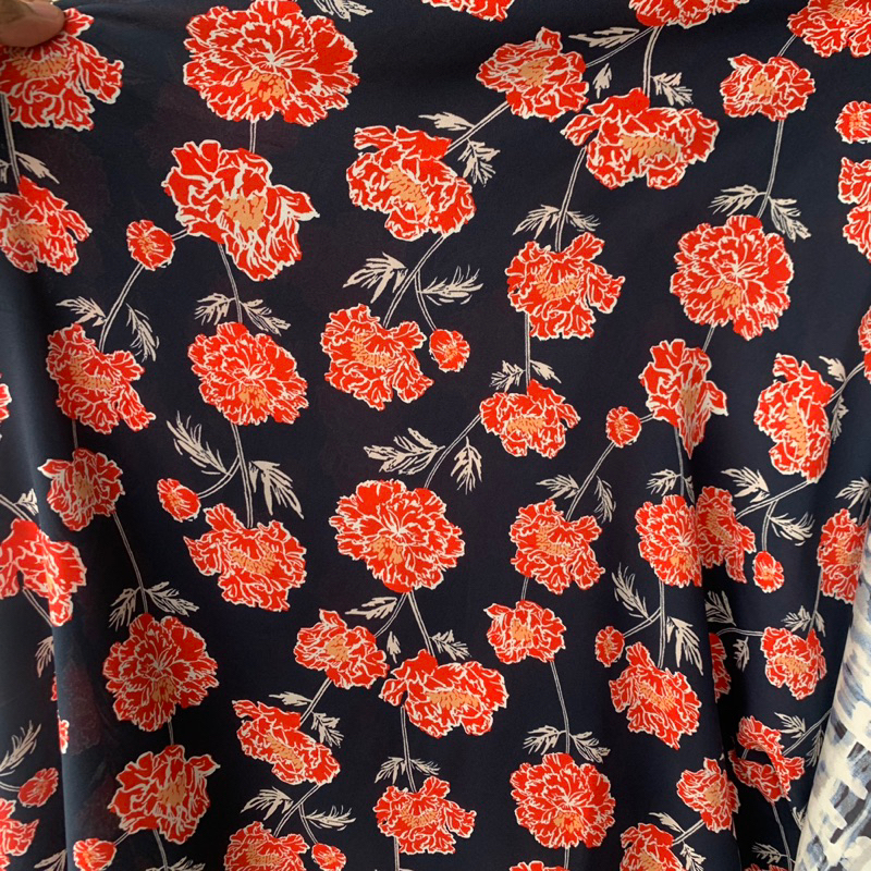 kain zara crepe motif - kain crepe import - kain crepe motif bunga - kain ceruty zara motif bunga