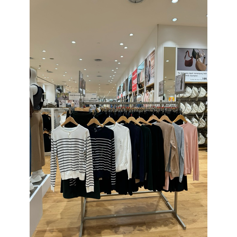 QH Uniqlo Cardigan Rajut SALE