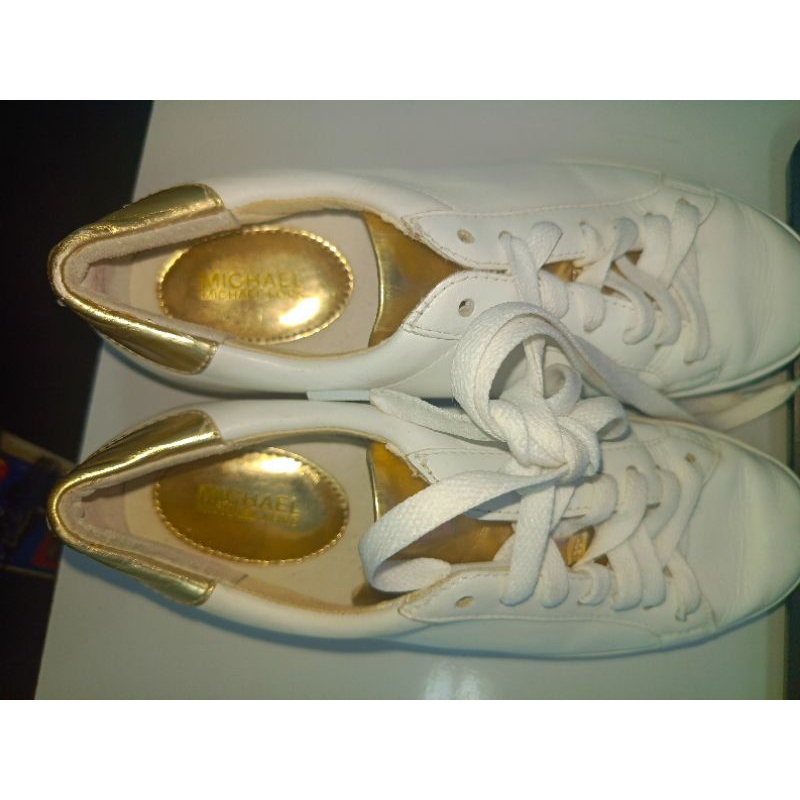 (Preloved Pedas) Michael** Kors* Signature White Sneakers