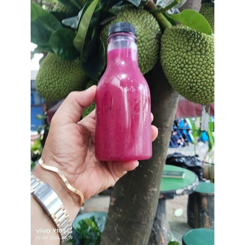 

Jus Buah Naga. Tanpa pengawet. Tanpa pewarna. Paduan buah naga, air matang, dan gula murni. 250 Mili. Sehat. Aman n Halal