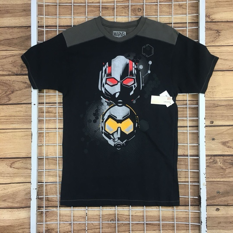 Kaos Marvel Original BNWT . SDA 01925 Second Bekas Preloved