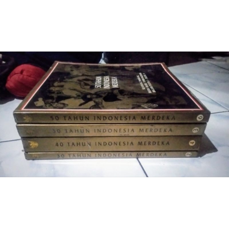 Sepaket Buku Indonesia Merdeka30 Tahun Indonesia Merdeka 1955 - 1965
30 Tahun Indonesia Merdeka 1965