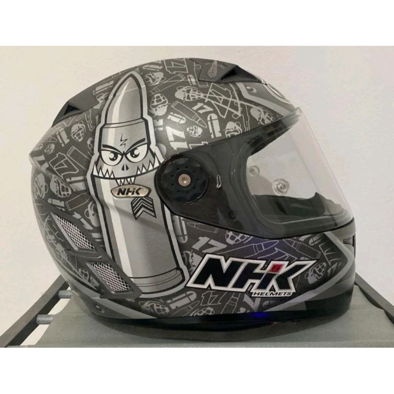 Helm NHK GP Pro Karel Abraham size M