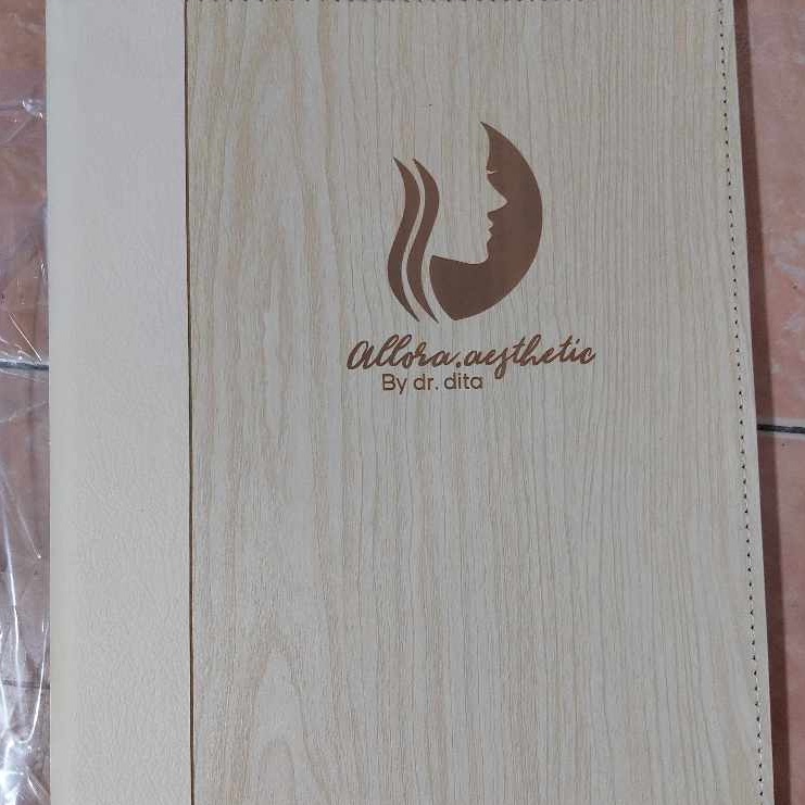 

KP8 Cover Menu A4 Bahan L Logo Custom Laser Grafir