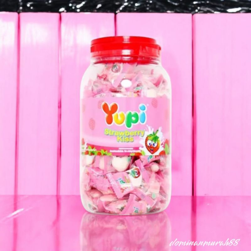 

PERMEN YUPI TOPLES 300 GRAM ( -+ 125 BUTIR ) / PERMEN MANIS STRAWBERRY KISS