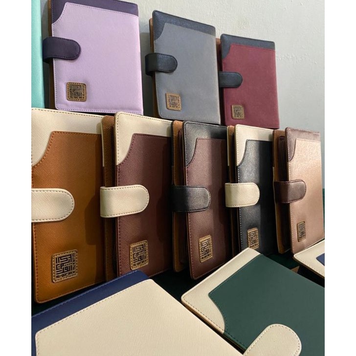 

Terbaik Cover Sampul Al Quran Ukuran B6 Dua Ukuran B6 17x12 Cm dan B6 19x13 Cm Cover Sampul Quran Saja