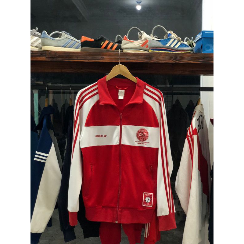 Tracktop adidas negara denmark