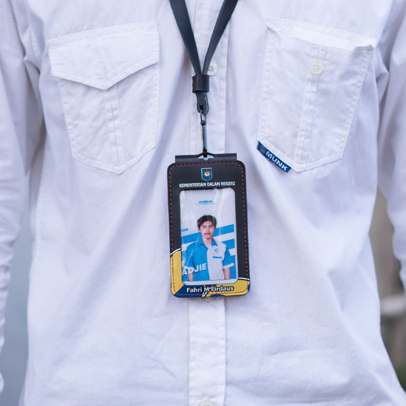

Paket Holder + Id card premium