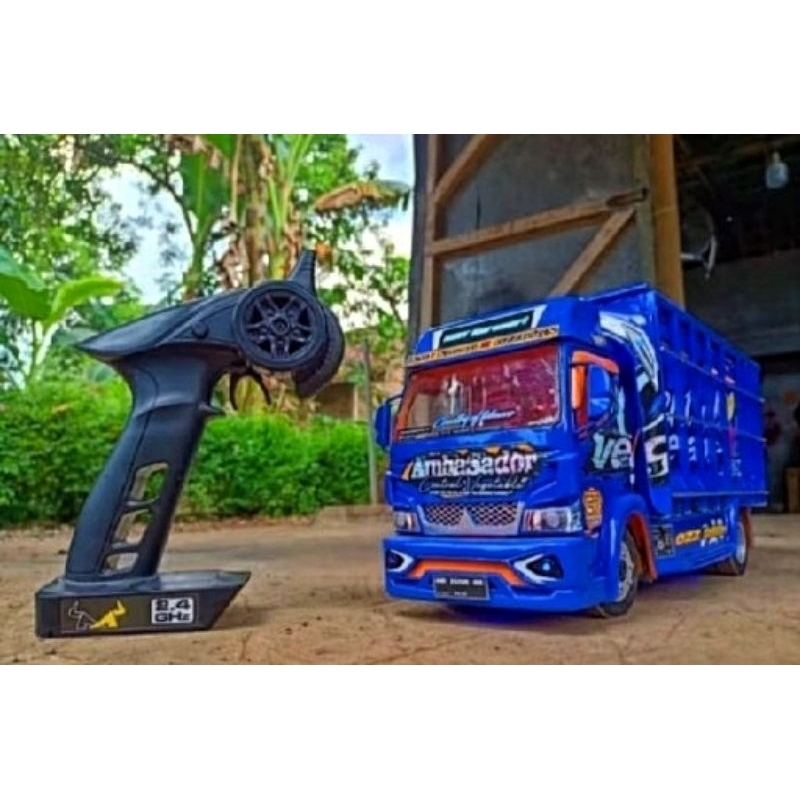 Miniatur truk oleng remote control bisa menyala