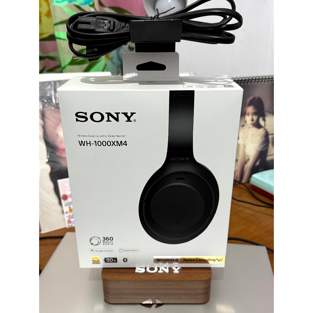 Free Headstand - Sony WH-1000XM4 Wireless Headphone Premium Noise Cancelling - Second